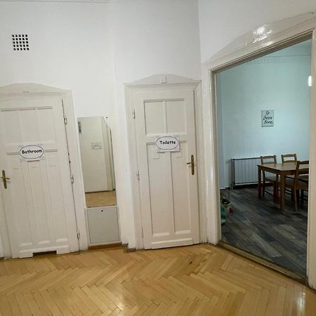 White Pearl Rooms Near Gozsdu Budapest Bagian luar foto