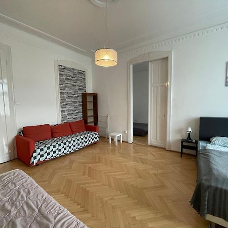 White Pearl Rooms Near Gozsdu Budapest Bagian luar foto
